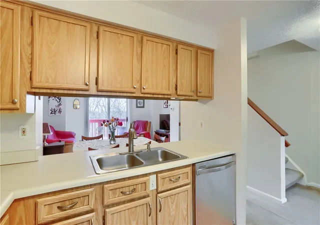 Homes for sale in Ross Twp, PA | 140 Rossmor Ct, Ross Twp, PA 15229 | MLS# 1744044
