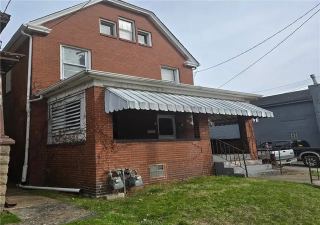Listing Photo 4 - Condo for sale in building located at 1354 5th Ave, Arnold, PA 15068