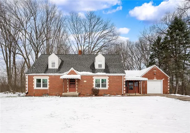 2nd image of 125 Merritt Dr, Twp Of But Nw, PA 16001 | MLS# 1743941