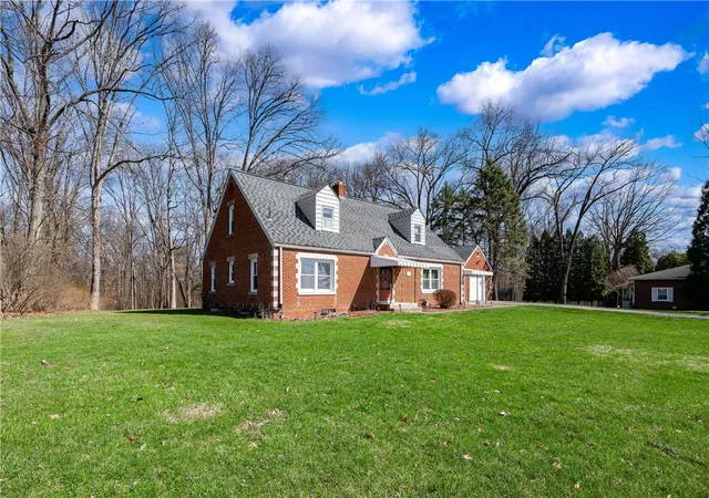 43rd image of 125 Merritt Dr, Twp Of But Nw, PA 16001 | MLS# 1743941