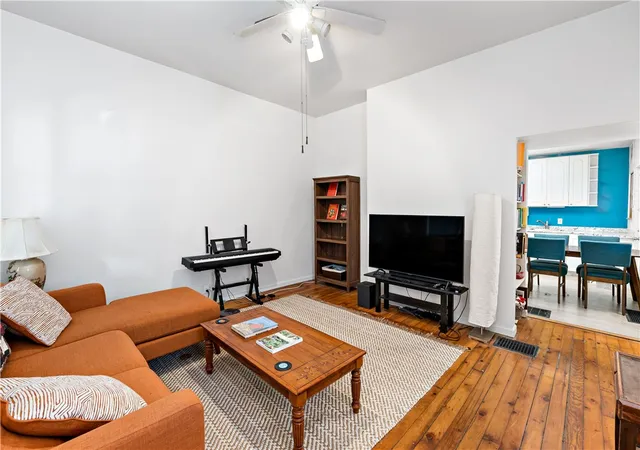 5th image of 4315 Lydia St, Greenfield, PA 15207 | MLS# 1744280