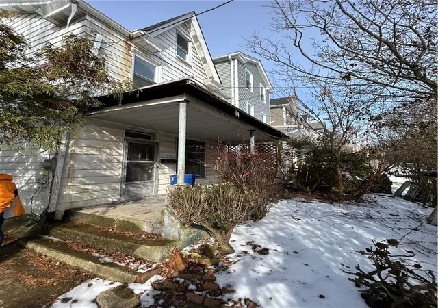 Homes for sale in Mt Washington, PA | 458 Wyola St, Mt Washington, PA 15211 | MLS# 1744476