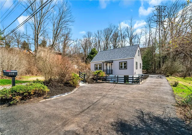 4th image of 308 Edgewood Dr, Turtle Creek, PA 15145 | MLS# 1744489