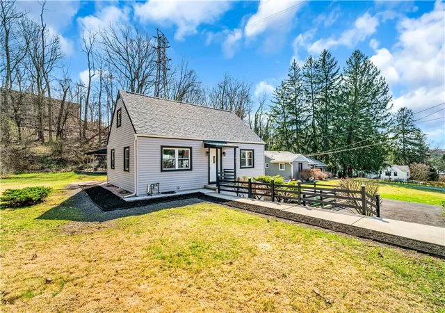 5th image of 308 Edgewood Dr, Turtle Creek, PA 15145 | MLS# 1744489