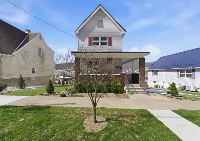 Photo 2 of Single family home for sale at 815 7th Avenue, Ford City Boro, PA 16226 | MLS# 1744435 | Listing updated on 2026-06-23