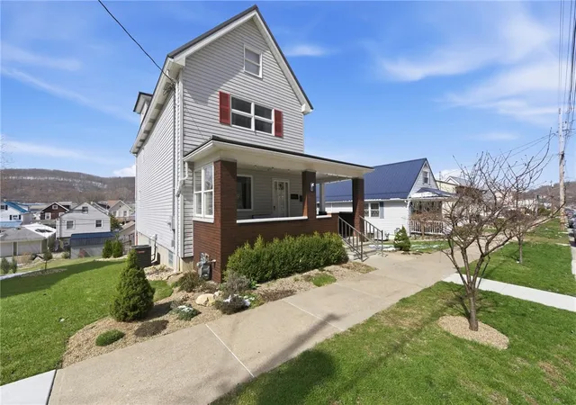 Photo 3 of Single family home for sale at 815 7th Avenue, Ford City Boro, PA 16226 | MLS# 1744435 | Listing updated on 2026-06-23