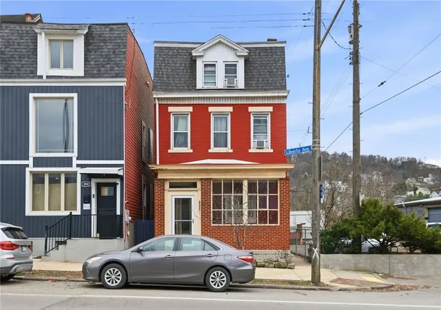 Listing Photo 4 - Condo for sale in building located at 3900 Liberty Ave, Pittsburgh, PA 15224