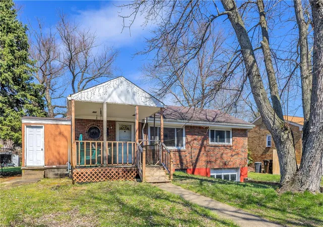 Photo 3 of Single family home for sale at 4060 Hart Ct, Murrysville, PA 15668 | MLS# 1744298 | Listing updated on 2026-09-21