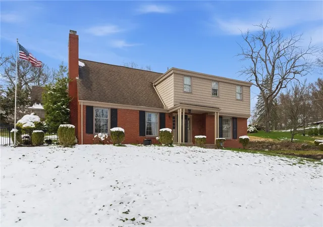 2nd image of 1800 Murdstone Road, Upper St Clair, PA 15241 | MLS# 1744684
