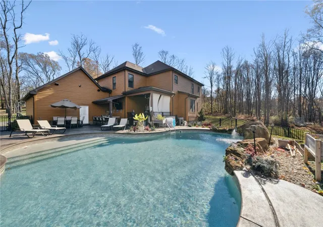 Homes for sale in Murrysville, PA | 133 Hay Ln, Murrysville, PA 15668 | MLS# 1744529