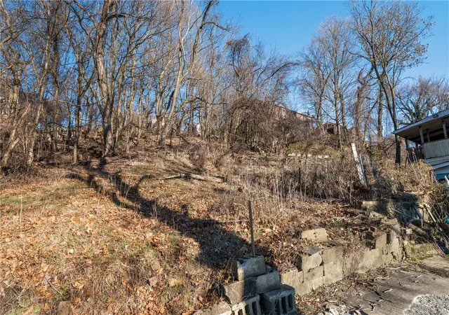 Listing Photo 2 - Condo for sale in building located at 628 Haverhill St, Pittsburgh, PA 15208 - Unit #