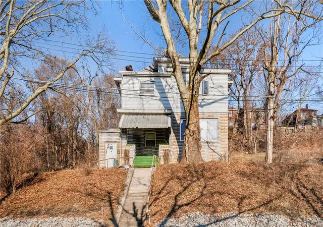 Homes for sale in Homewood Brushton, PA | 628 Haverhill St, Homewood Brushton, PA 15208 | MLS# 1744745