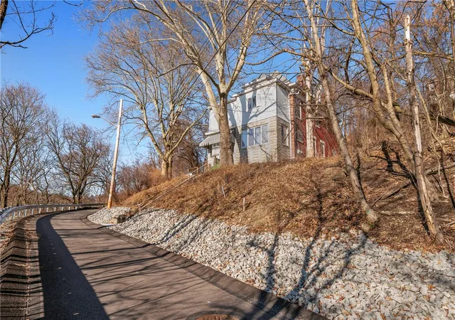 Homes for sale in Homewood Brushton, PA | 628 Haverhill St, Homewood Brushton, PA 15208 | MLS# 1744745