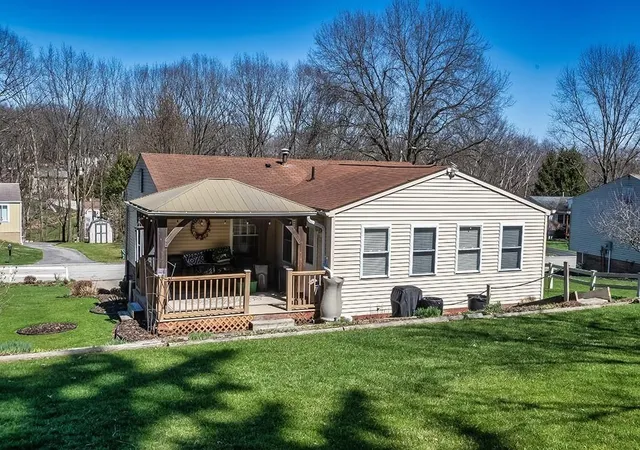 Photo 3 of Sale Pending at 30 Deer Park Dr, West Deer, PA 15024 | MLS# 1744762 | Listing updated on 2026-08-01