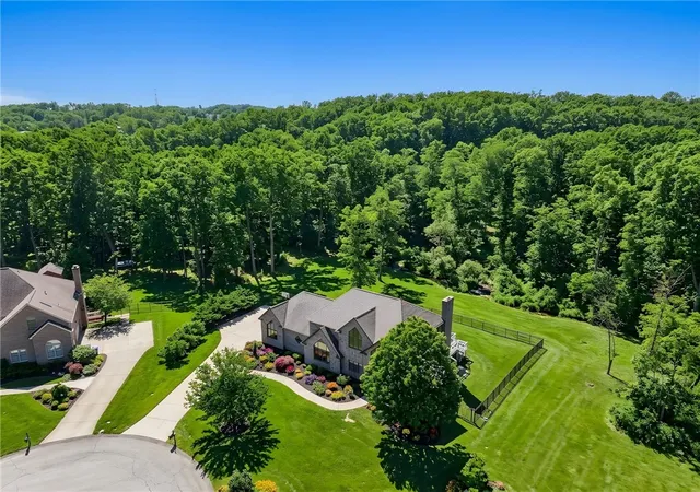 4th image of 421 Lenox Ct, Richland, PA 15044 | MLS# 1744722