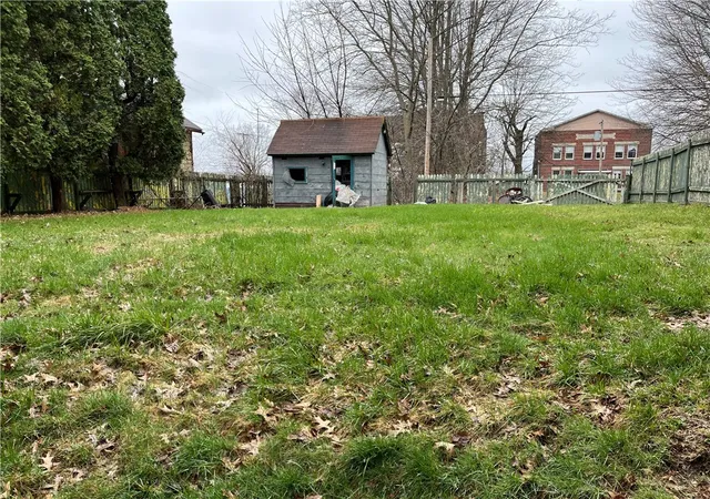 3rd image of 802 Wallis Ave, Farrell, PA 16121 | MLS# 1744543