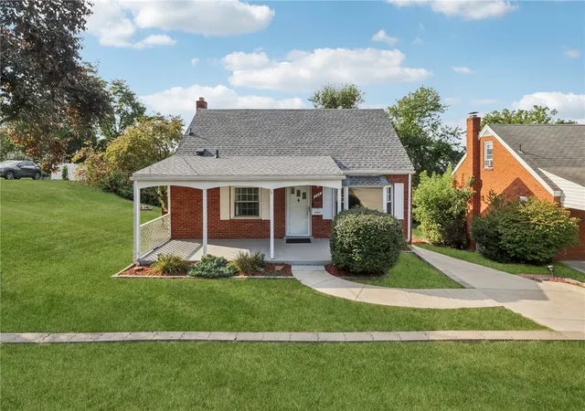 2nd image of 723 Elwell Ave, West Mifflin, PA 15122 | MLS# 1744921
