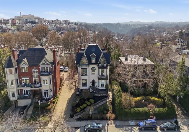 4th image of 229 Grandview Ave #3, Mt Washington, PA 15211 | MLS# 1744872