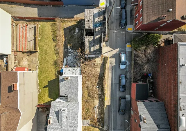 Photo 4 of Single family home for sale at 110 Alpine Ave, Central North Side, PA 15212 | MLS# 1744388 | Listing updated on 2026-08-04
