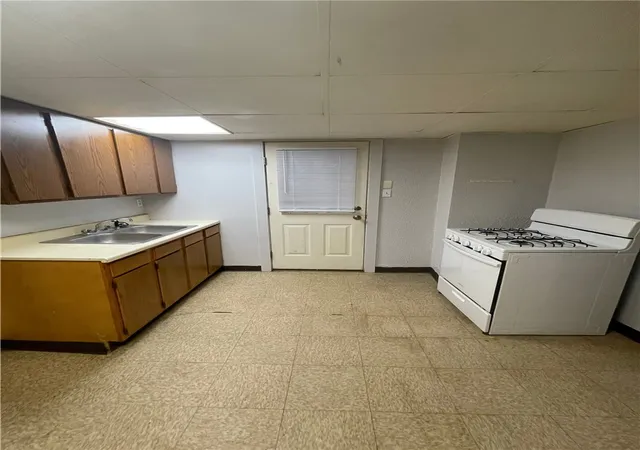 Listing Photo 5 - Condo for sale in building located at 1600 Mcclure St, Homestead, PA 15120