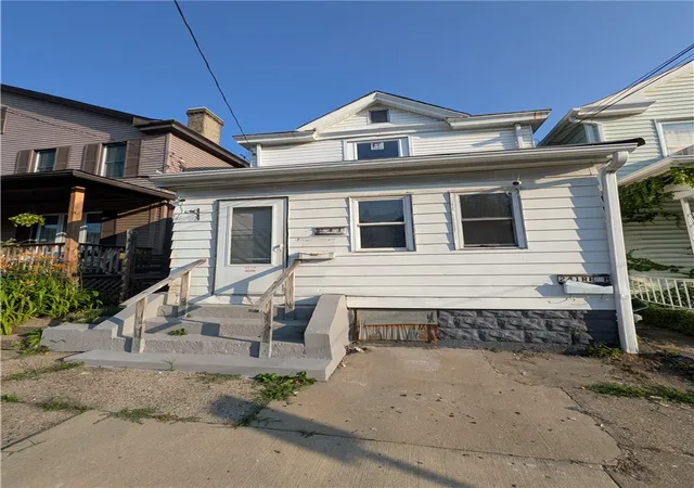 Homes for sale in Homestead, PA | 241 E 18th Ave, Homestead, PA 15120 | MLS# 1745163