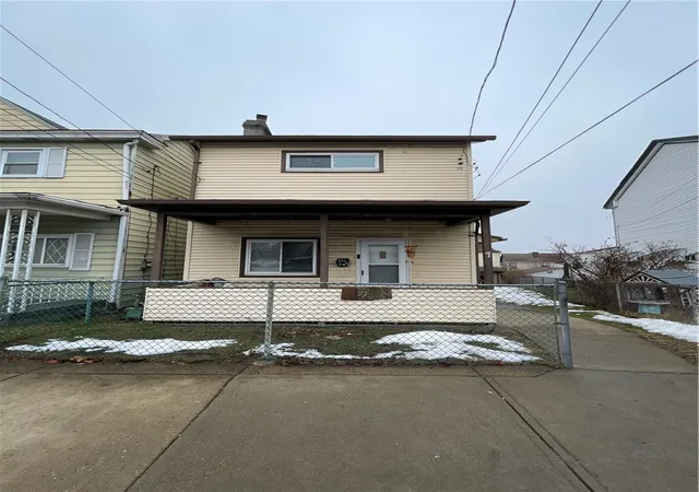Homes for sale in Homestead, PA | 316 E 16Th Ave, Homestead, PA 15120 | MLS# 1745165