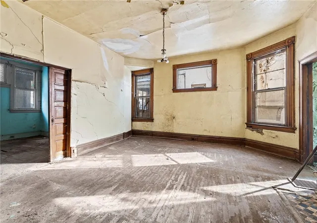Photo 3 of Single family home for sale at 2526 Perrysville Ave, Perry Hilltop, PA 15214 | MLS# 1745215 | Listing updated on 2026-05-04