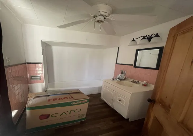 Photo 10 of Manufactured home for sale at 629 Forrest St, New Castle, PA 16101 | MLS# 1745061 | Listing updated on 2026-05-01