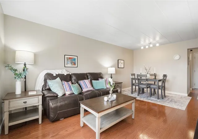 3rd image of 5 Bayard Rd #520, Shadyside, PA 15213 | MLS# 1745185