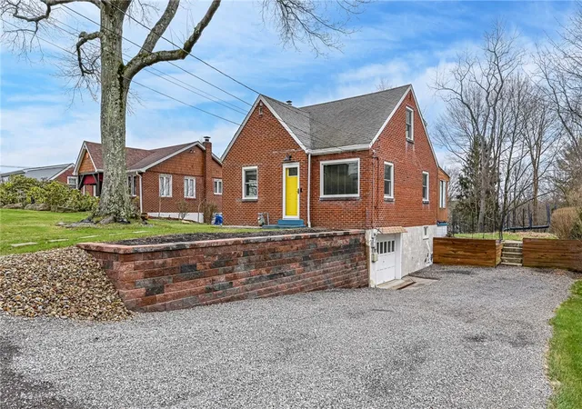 1st image of 3900 Bonita Dr, Hampton, PA 15101 | MLS# 1745133