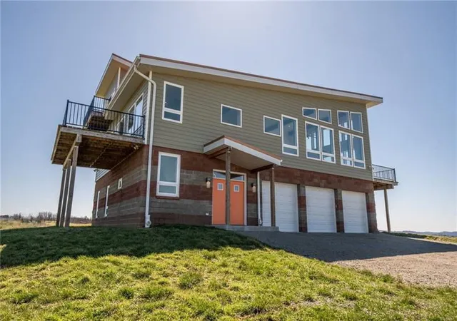 Photo 3 of Single family home for sale at 1029 Hoffman Rd, Smithton, PA 15479 | MLS# 1744909 | Listing updated on 2026-06-26