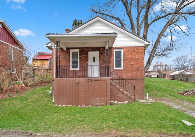 1st image of 1013 Henry St, Smith, PA 15054 | MLS# 1745383