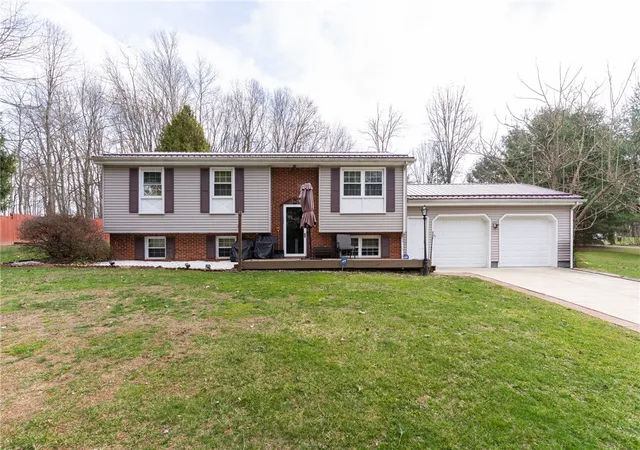 3rd image of 106 Willadell Rd, Delaware Twp, PA 16154 | MLS# 1745518