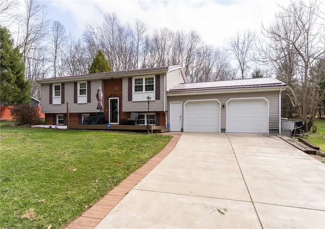 4th image of 106 Willadell Rd, Delaware Twp, PA 16154 | MLS# 1745518