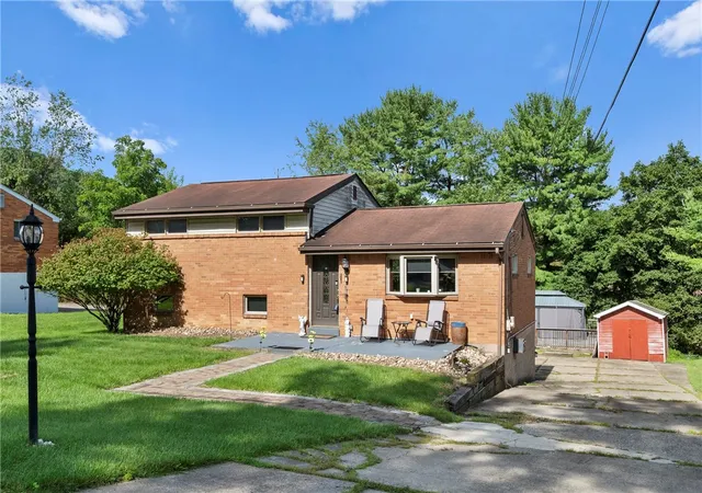 Photo 3 of Single family home for sale at 115 Rene Dr, Ross Twp, PA 15116 | MLS# 1745459 | Listing updated on 2026-08-28