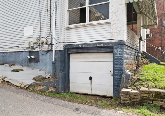 3rd image of 1008 Chartiers Ave, Elliott, PA 15220 | MLS# 1744808