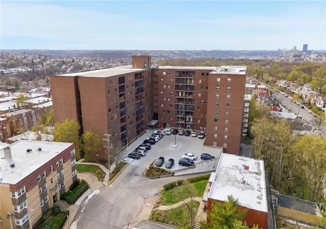 3rd image of 5600 Munhall Rd #902, Squirrel Hill, PA 15217 | MLS# 1745630