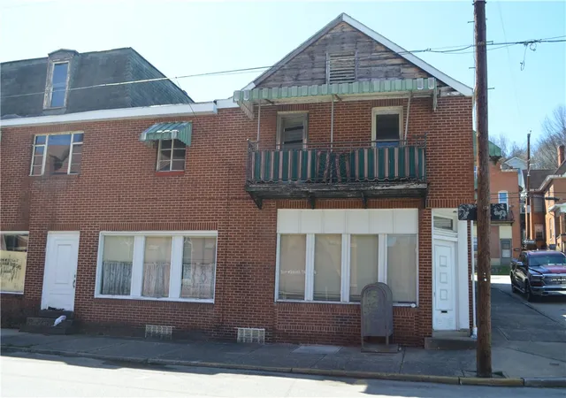 2nd image of 639 Washington Ave, Charleroi Boro, PA 15022 | MLS# 1745699