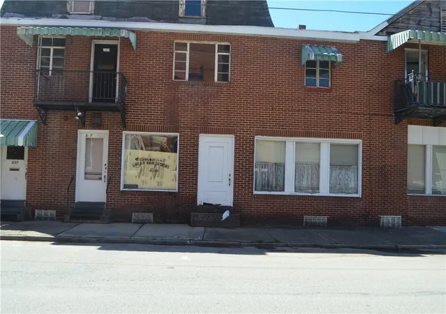 3rd image of 639 Washington Ave, Charleroi Boro, PA 15022 | MLS# 1745699