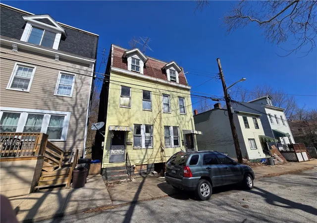 3rd image of 1318 Halsey Pl, Marshall Shadeland, PA 15212 | MLS# 1745701