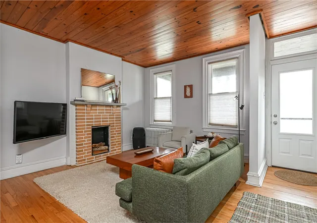 Homes for sale in Edgewood, PA | 104 Ivy Street, Edgewood, PA 15218 | MLS# 1745717
