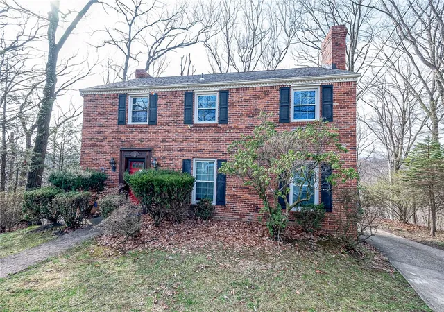 Homes for sale in Ross Twp, PA | 138 Timberlane Dr, Ross Twp, PA 15229 | MLS# 1745718