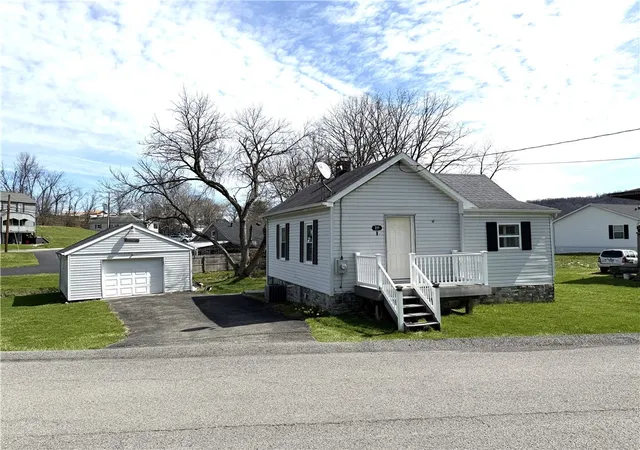 5th image of 10 Elm Street, Chartiers, PA 15347 | MLS# 1745865