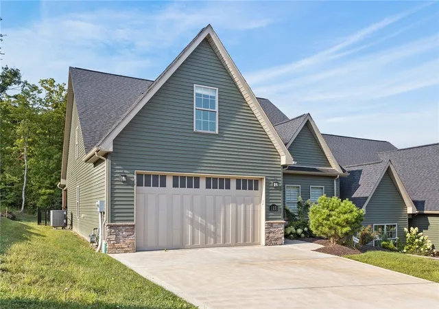 Homes for sale in Kennedy Twp, PA | 113 Hemingway Ln, Kennedy Twp, PA 15108 | MLS# 1744101