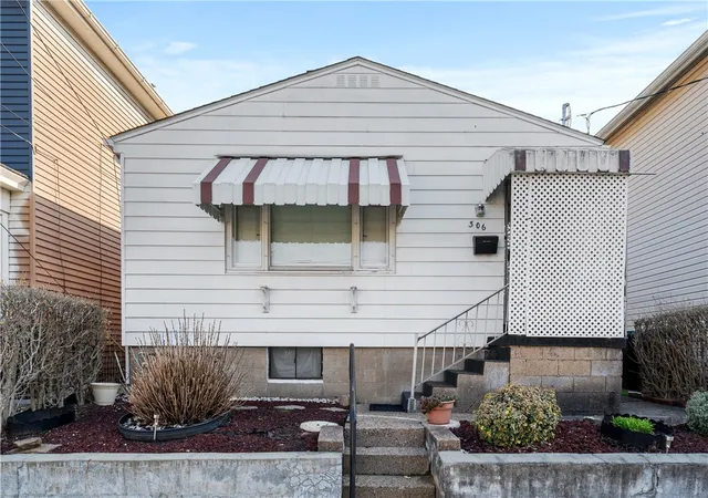 1st image of 306 Allegheny St, Tarentum, PA 15084 | MLS# 1746112