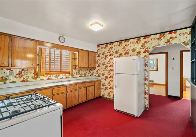 3rd image of 306 Allegheny St, Tarentum, PA 15084 | MLS# 1746112