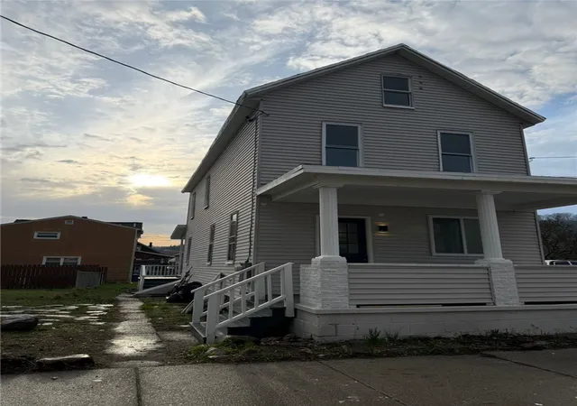 3rd image of 814 Oak Street, Greater Johnstown School District, PA 15902 | MLS# 1746027