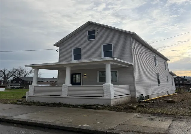 4th image of 814 Oak Street, Greater Johnstown School District, PA 15902 | MLS# 1746027