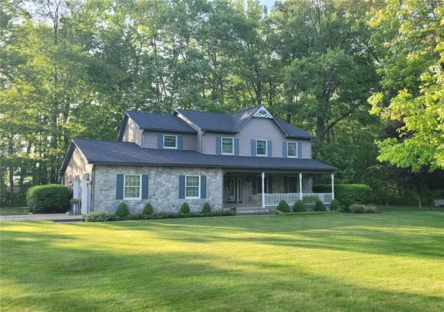 Homes for sale in Pine Twp, PA | 15 Willow Ln, Pine Twp, PA 16127 | MLS# 1746222