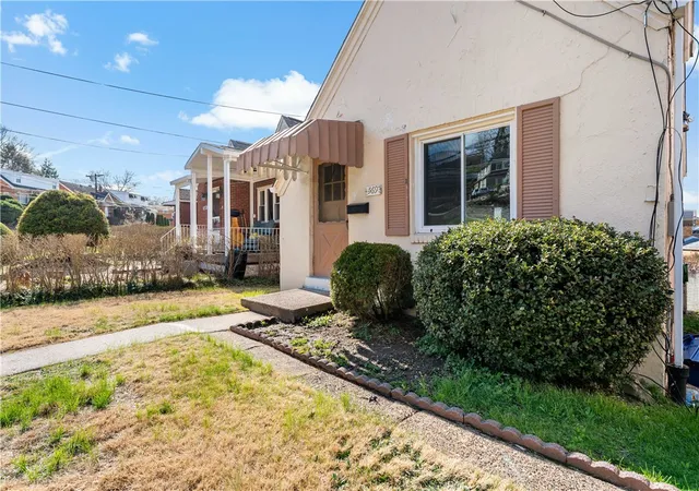Homes for sale in Greenfield, PA | 569 Loretto Road, Greenfield, PA 15217 | MLS# 1746078
